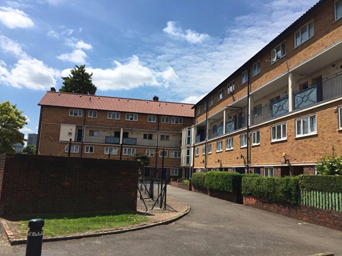 3 Bedroom Flat To Rent In St. Thomas Road, London, E16