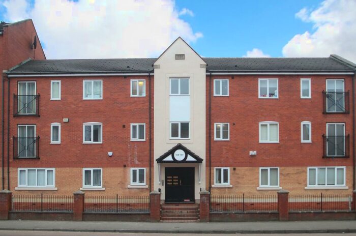 2 Bedroom Apartment To Rent In Chorlton Road, Hulme, Manchester, M15