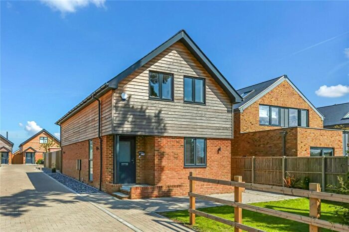3 Bedroom Detached House For Sale In Downs Road, South Wonston, Winchester, Hampshire, SO21