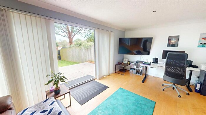 1 Bedroom Bungalow For Sale In Greenfinch Close, Washington, NE38