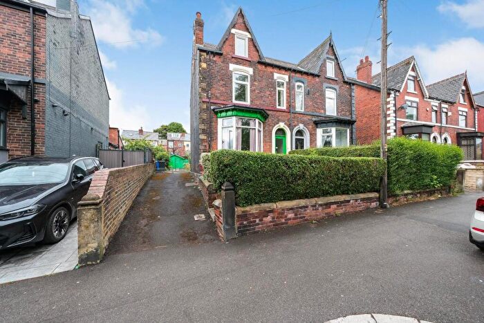 4 Bedroom Semi-Detached House For Sale In Firth Park Road, Sheffield, S5