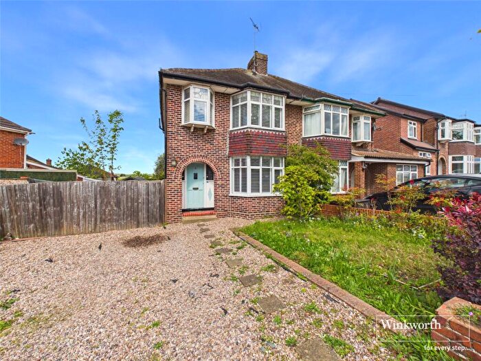 3 Bedroom Semi Detached House For Sale In Delamere Road, Earley, Reading, Berkshire, RG6