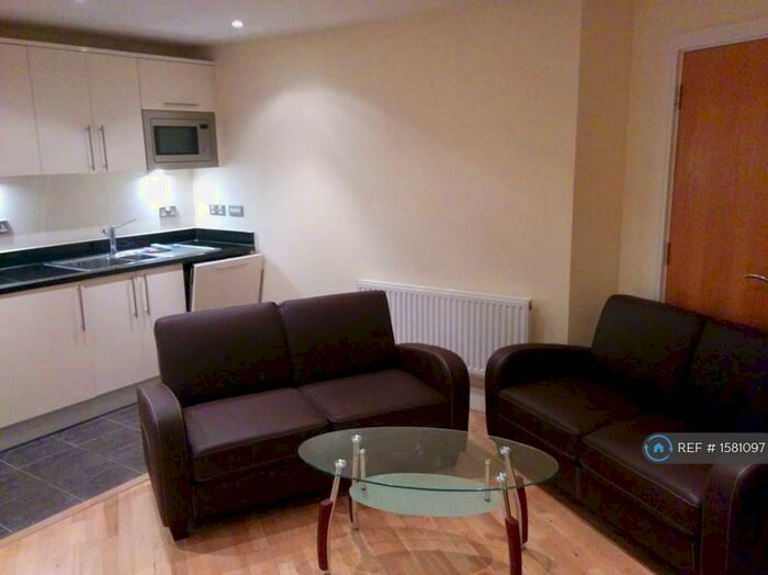 2 Bedroom Flat To Rent In High Road, Ilford, IG1