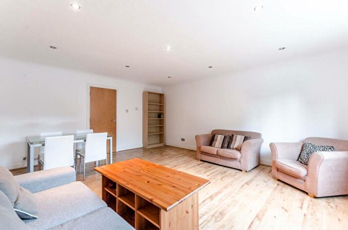 1 Bedroom Flat For Sale In Compass Point, Docklands, London, E14