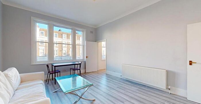 2 Bedroom Apartment To Rent In Grove End Road, St John's Wood, London, NW8