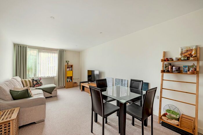 1 Bedroom Flat To Rent In Union Lane, Isleworth, TW7