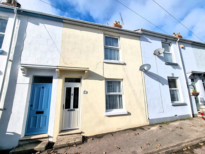 3 Bedroom Terraced House To Rent In Victoria Place, Portland, DT5