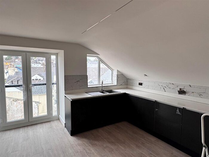 2 Bedroom Flat To Rent In Greenswood Road, Brixham, TQ5
