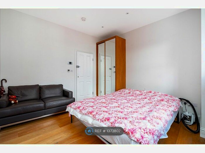 Studio To Rent In Parsons Green Lane, London, SW6