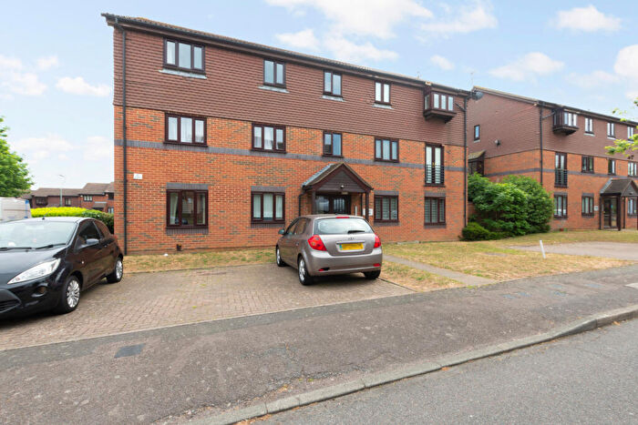 1 Bedroom Flat For Sale In Woodfall Drive, Crayford, DA1