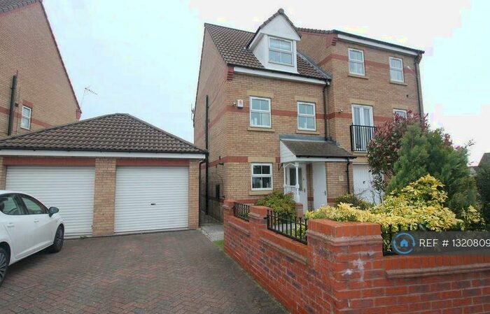 3 Bedroom Semi-Detached House To Rent In Turnberry Mews, Doncaster, DN7