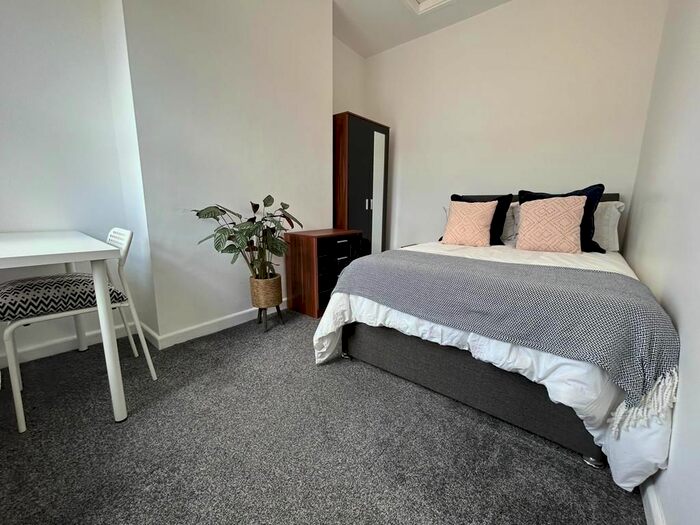 5 Bedroom Terraced House To Rent In Arno Avenue, Nottingham, NG7