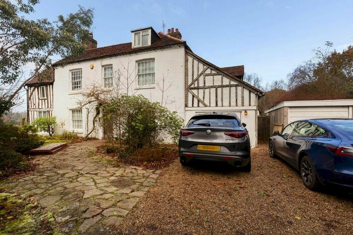 5 Bedroom Detached House To Rent In Totteridge Common, London, N20