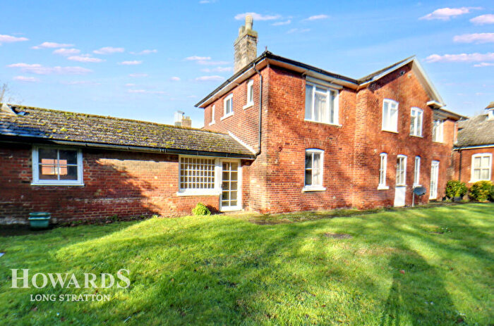 2 Bedroom Apartment For Sale In Ipswich Road, Pulham Market, IP21