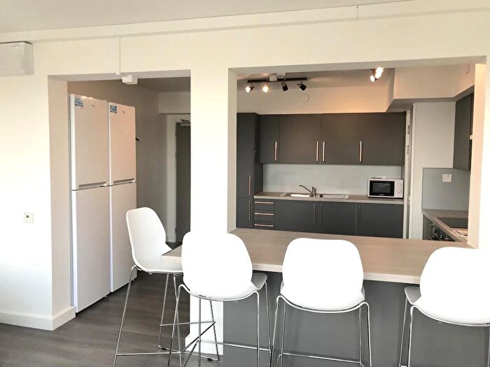 1 Bedroom Flat To Rent In Green Lanes, London, N16