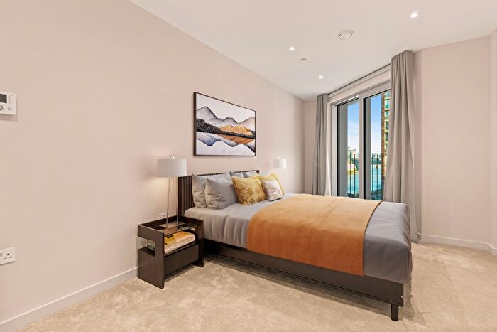 1 Bedroom Flat To Rent In Nine Elms Lane, London, SW11