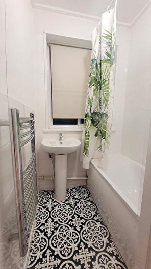 1 Bedroom Flat To Rent In Colney Hatch Lane, London, N10