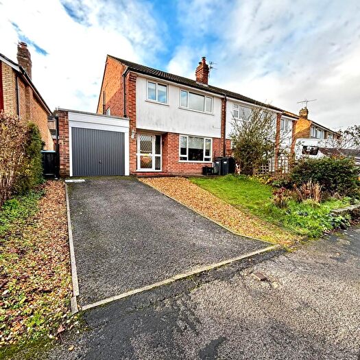 3 Bedroom Semi Detached House For Sale In Grange Avenue, Harrogate, HG3