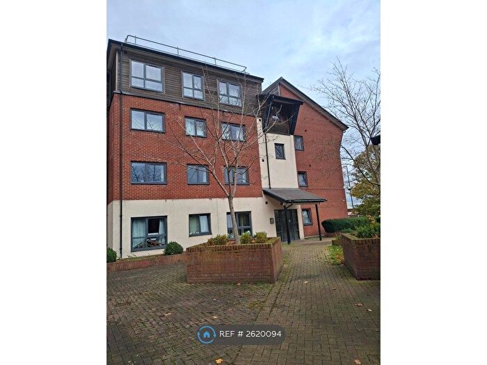 2 Bedroom Flat To Rent In The Junction, Willenhall, WV13