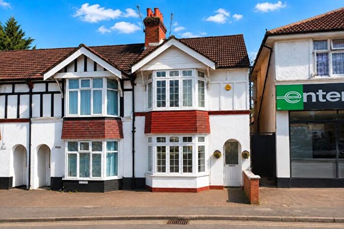 3 Bedroom End Of Terrace House To Rent In Woking, Surrey, GU22