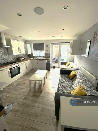 6 Bedroom Terraced House To Rent In Parkfield Place, Cardiff, CF14