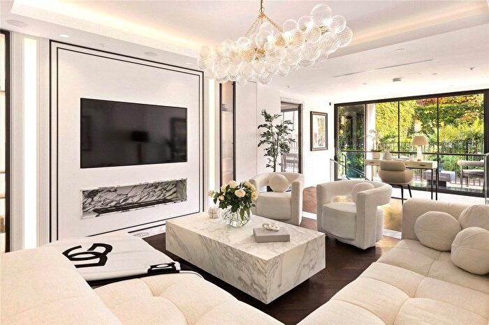 1 Bedroom Flat For Sale In Three Kings Mayfair, London, W1K