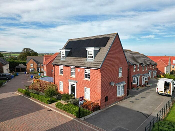 5 Bedroom Detached House For Sale In Nightingale Drive, Whitby, YO22