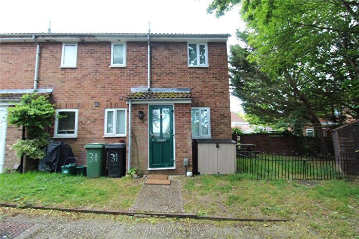 1 Bedroom End Of Terrace House For Sale In Raphael Close, Basingstoke, Hampshire, RG21