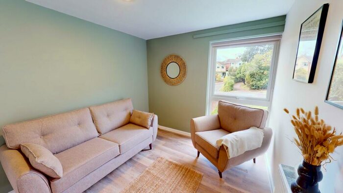 3 Bedroom Flat To Rent In Rosebarn Park, EX4