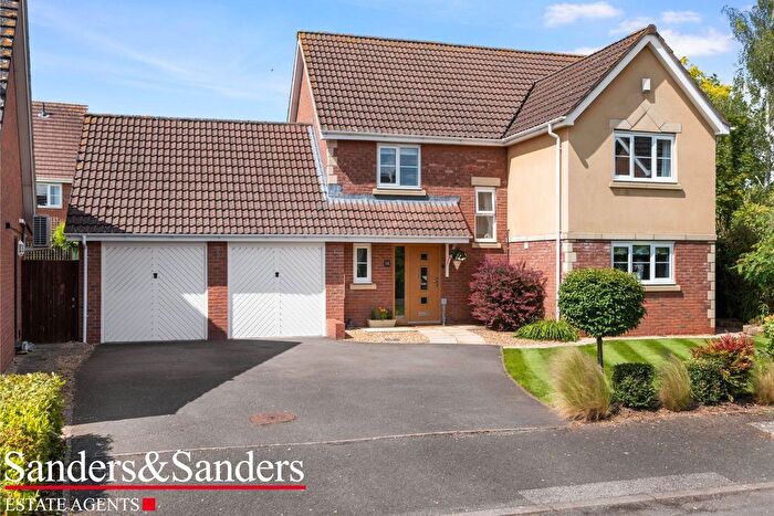 4 Bedroom Detached House For Sale In Priors Grange, Salford Priors, Evesham, WR11
