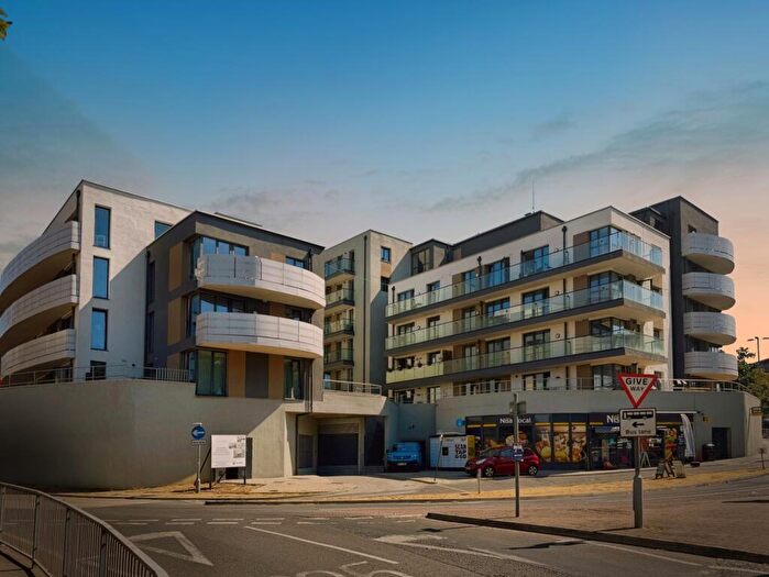 2 Bedroom Flat To Rent In Farnborough Road, Farnborough, Hampshire, GU14