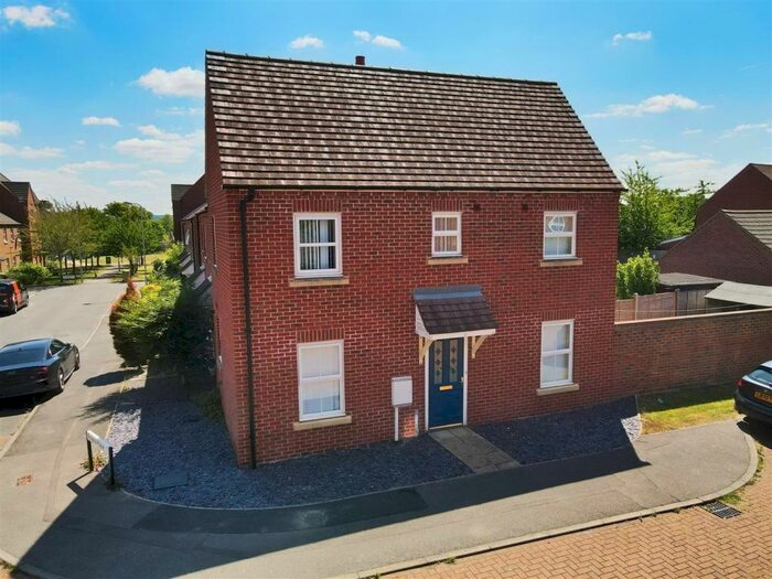 3 Bedroom Semi-Detached House To Rent In Ultra Avenue, Bletchley, Milton Keynes, MK3