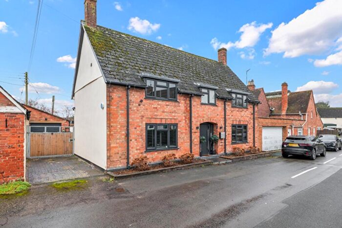 4 Bedroom Detached House For Sale In Kents Lane, Ettington, Stratford-upon-Avon, CV37