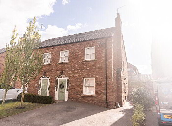 3 Bedroom Semi-Detached House For Sale In Limestone Square, Armagh, BT60