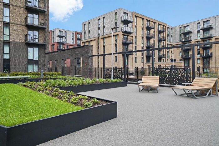 1 Bedroom Flat To Rent In Lockside Lane, Salford, M5