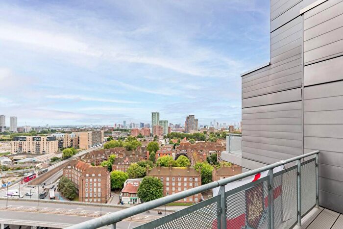 1 Bedroom Flat To Rent In Taylor Place, , Bow, London, E3