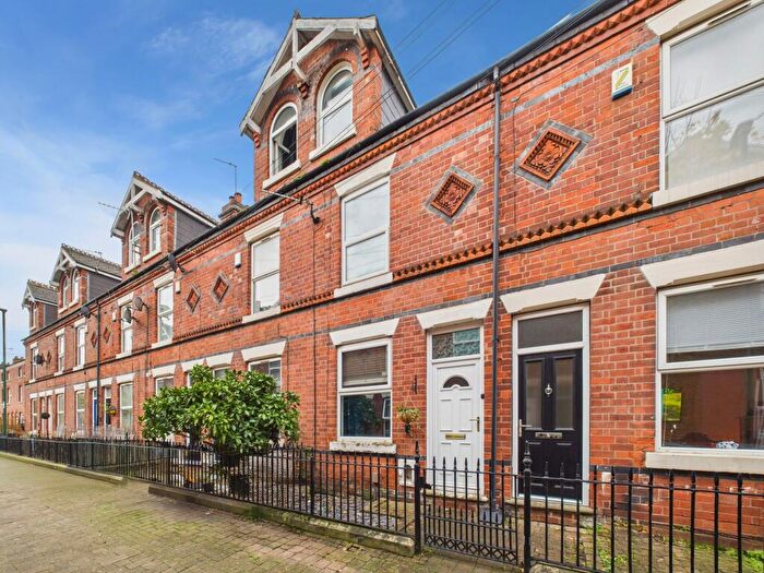 3 Bedroom Terraced House For Sale In Harcourt Terrace, Nottingham, NG3