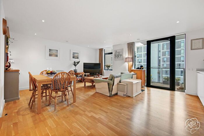 3 Bedroom Flat For Sale In Titian Heights, Scarlet Close, Stratford, E20