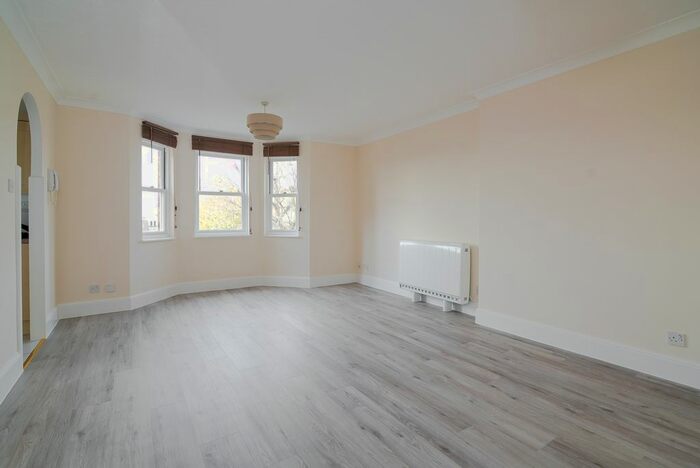2 Bedroom Flat To Rent In Bloomsbury Place, Wandsworth, SW18
