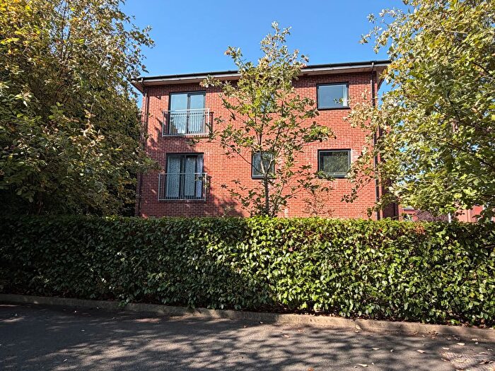 2 Bedroom Flat To Rent In Tattershall Court, Stoke-On-Trent, ST4