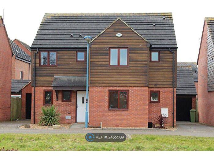 4 Bedroom Detached House To Rent In Chasewater Crescent, Broughton, Milton Keynes, MK10