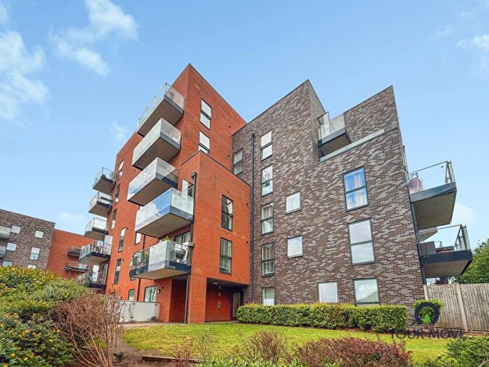2 Bedroom Flat For Sale In Larner Road, Erith, DA8