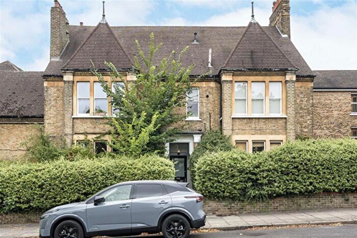 2 Bedroom Flat For Sale In Adelaide Avenue, Brockley, SE4