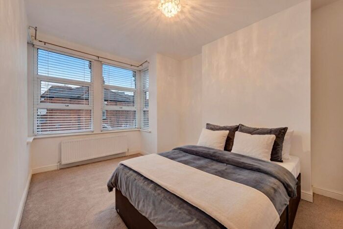 4 Bedroom Terraced House For Sale In Rockhall Road, London, NW2