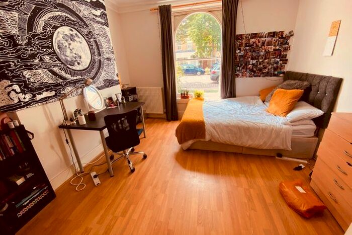 4 Bedroom Flat To Rent In Cloudesley Road, Angel, N1