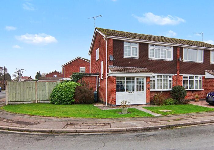 3 Bedroom Semi-Detached House For Sale In Manderley Close, Coventry, CV5