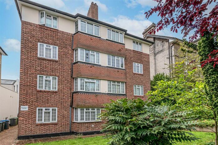1 Bedroom Apartment To Rent In Regency Court, Hamlet Road, London, SE19