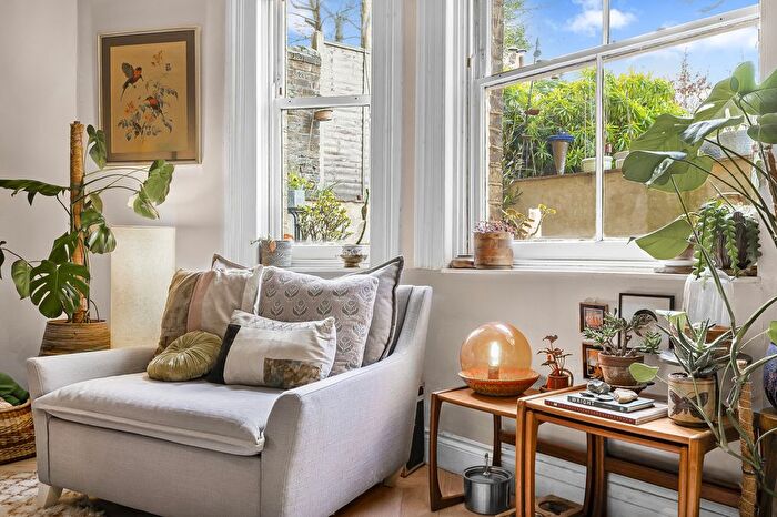 1 Bedroom Flat For Sale In Breakspears Road, London, SE4