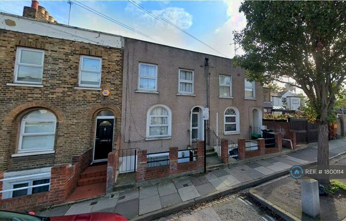 1 Bedroom Flat To Rent In Wellington Street, Gravesend, DA12