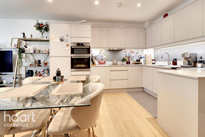 3 Bedroom Apartment For Sale In Dove Tree Apartments, Grove Park, NW9